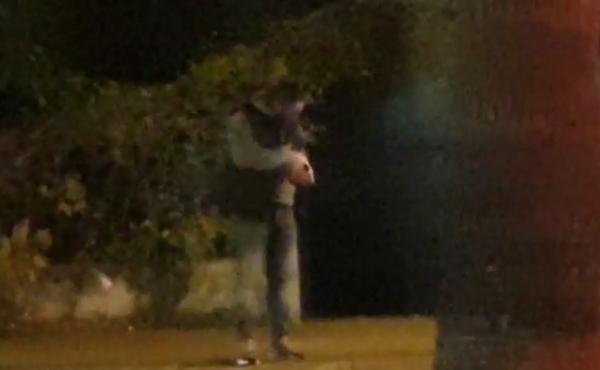 Bu kez bir insan köpeği ısırdı