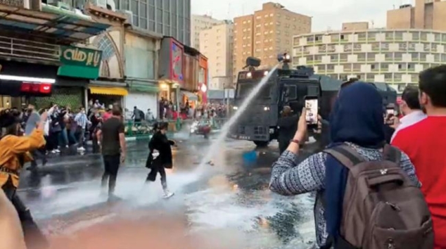Protestolarda 100. güne girildi: Geri dönüş yok!