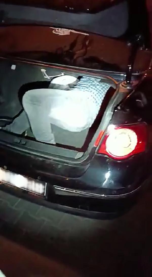 Alkol aldığı kişiler telefonu ve parasını gasp edip...