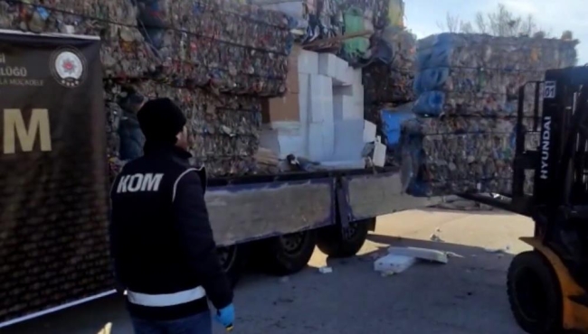 TIR'da arama yapan ekipleri şoke eden olay