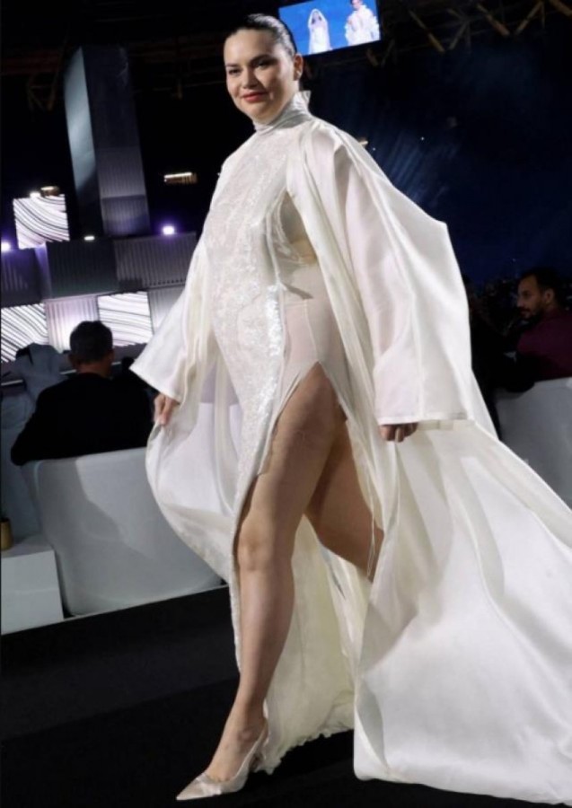 Adriana Lima tanınmayacak halde!