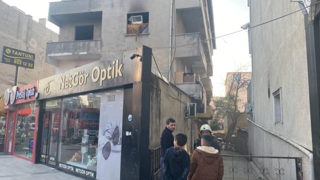 Baca çıkışı olmadan soba yaktı...