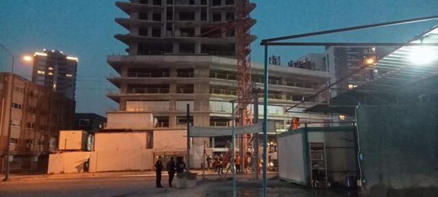 İzmir'de kule vinç devrildi! Ölü ve yaralılar var