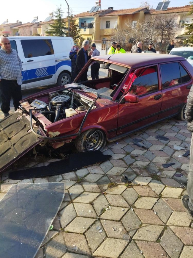 Kafa kafaya çarpıştılar: 2 yaralı