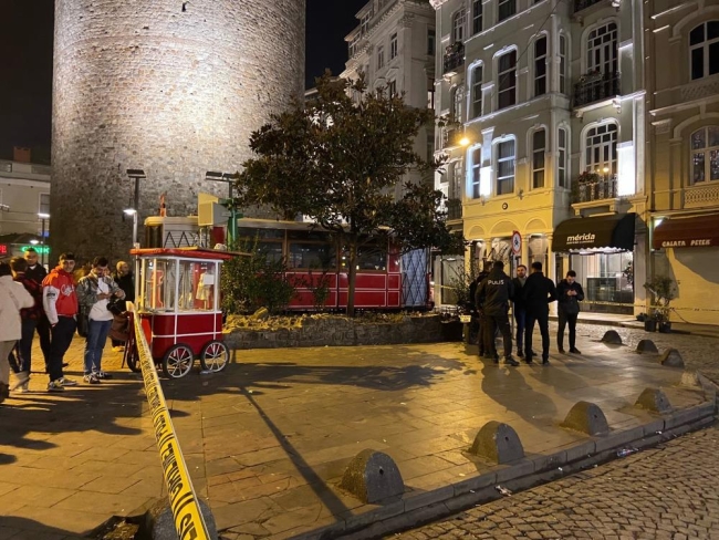 Galata Kulesi önünde panik anları: Kafeler boşaltıldı...