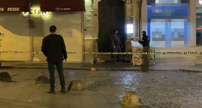 Galata Kulesi önünde panik anları: Kafeler boşaltıldı...