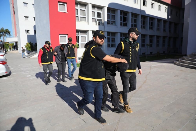 Kanser hastası yaşlı kadını bayıltana kadar dövüp, gasp etti