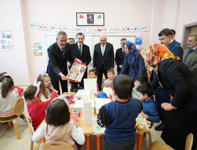 Bakan Özer: "1 milyon 110 bin vatandaşımıza ulaştık"