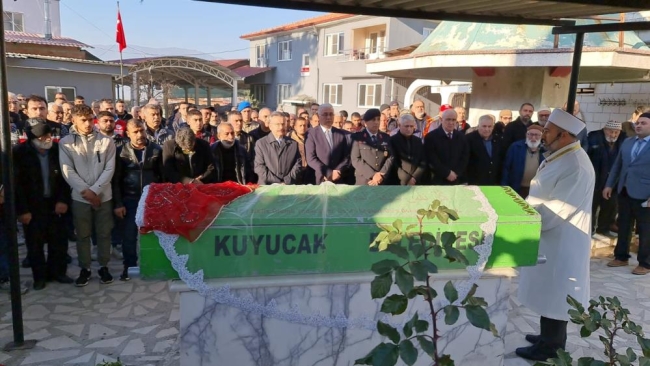 Patlamada yaşamını yitiren Cennet, toprağa verildi