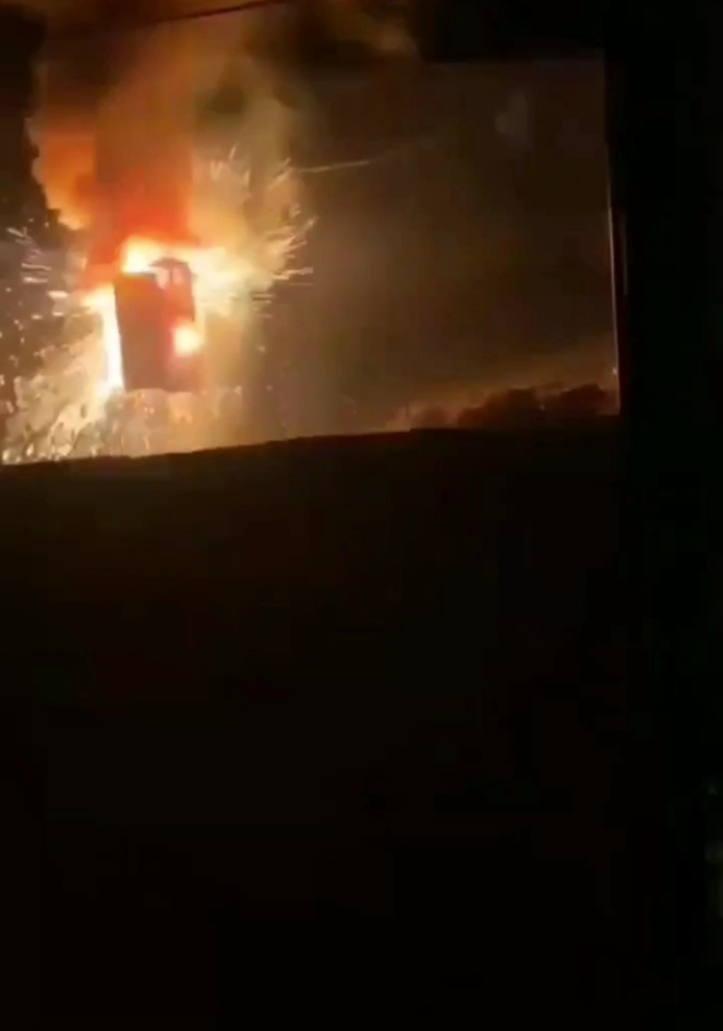 Diyarbakır'da trafo bomba gibi patladı!