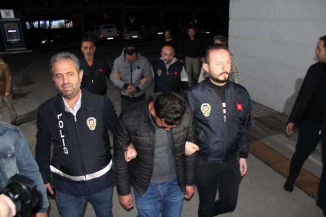Üniversiteli kızlara içi su dolu balon atan şahıslar hakkında yeni gelişme