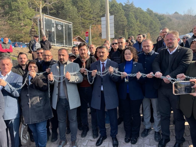 İYİ Parti Bursa'nın 'Zincirli' açıklamasına valilik engeli