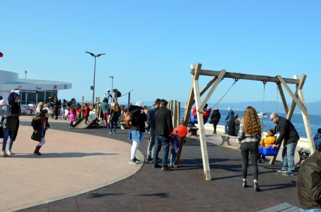 Bursa'da yazdan kalma havanın tadını çıkardılar