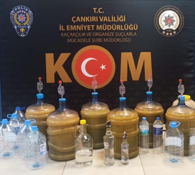Litrelerce sahte alkol ele geçirildi