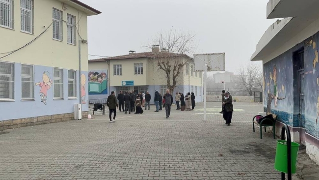 Eski koca okul önünde kurşun yağdırdı: 1 ölü, 2 yaralı