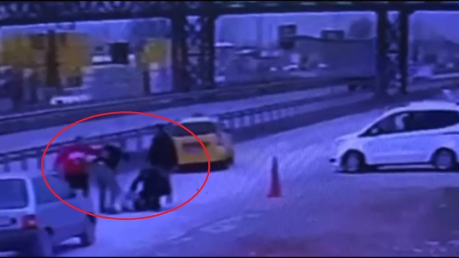 Bursa'da motoru bağlanan kişi, çekici şoförünü bıçakladı