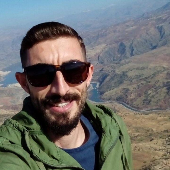 Şarampole uçan aracında donarak can verdi