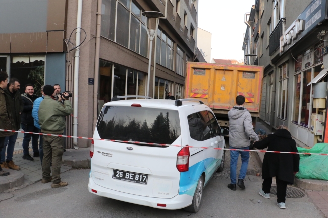 Bir evden 40 ton çöp çıktı