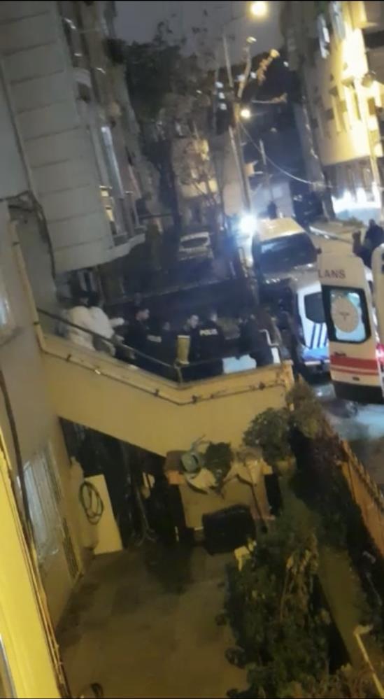 Eşini kalbinden bıçakladı: Katil koca canlı yayın yapmış