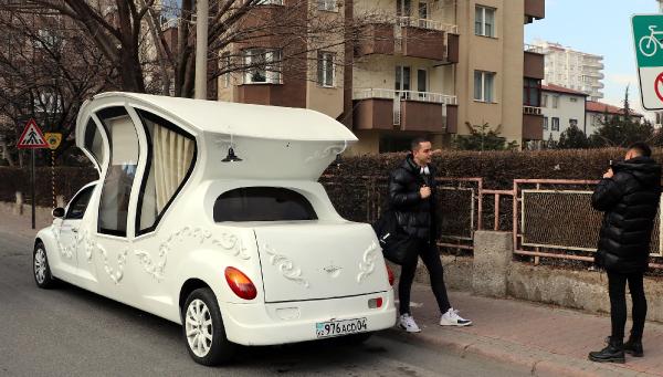 'Külkedisi arabası'nı Kazakistan'dan Kayseri'ye getirdi