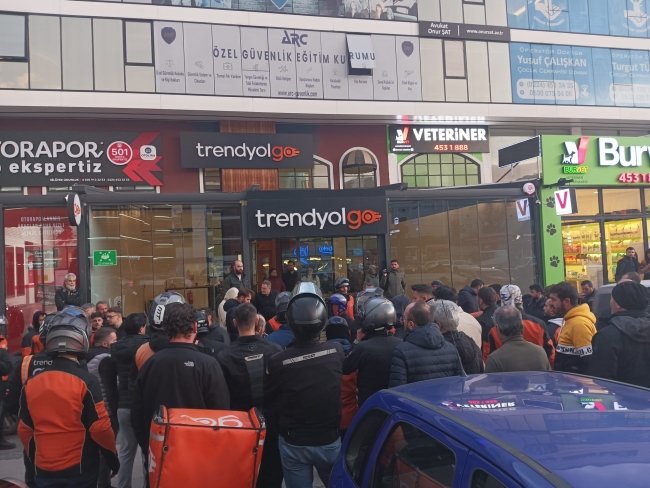 Bursa'da kuryeler kontak kapattı