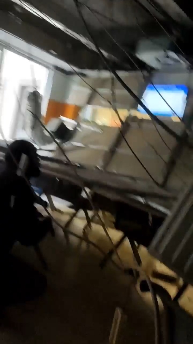 İstanbul'da Nüfus Müdürlüğü'nün tavanı çöktü!