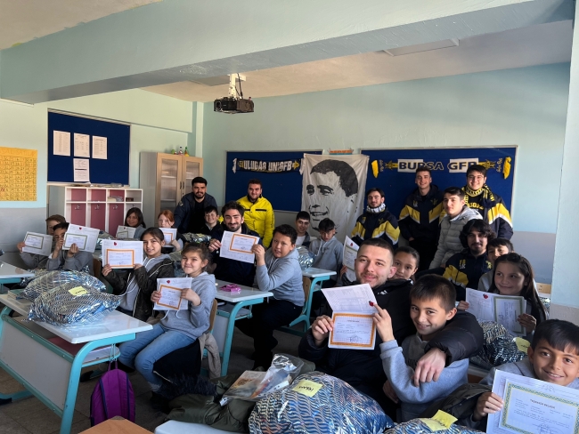 Bursalı Genç Fenerbahçelilerden örnek davranış