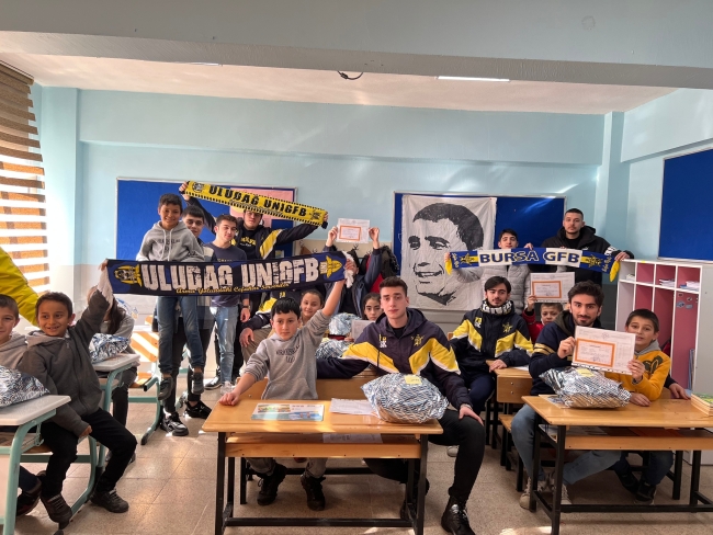 Bursalı Genç Fenerbahçelilerden örnek davranış