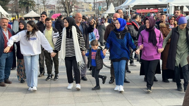 7'den 70'e binlerce kişi Hamsi Festivali'nde horon oynadı