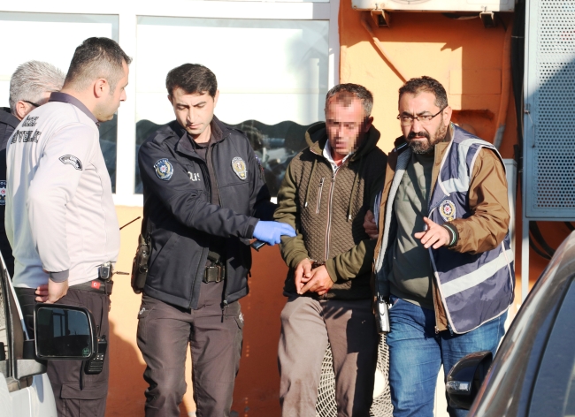 İşten atılan temizlik görevlisi, belediyeyi bastı