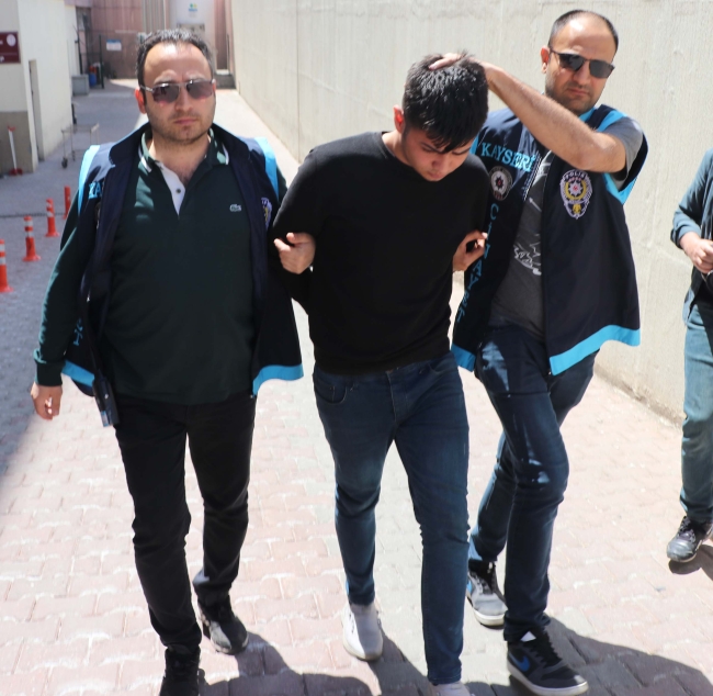 Taksi şoförü cinayetinde bir hapis, bir beraat
