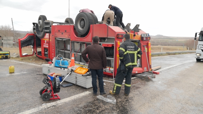 Kazaya yardıma giden itfaiyeciler ölümden döndü