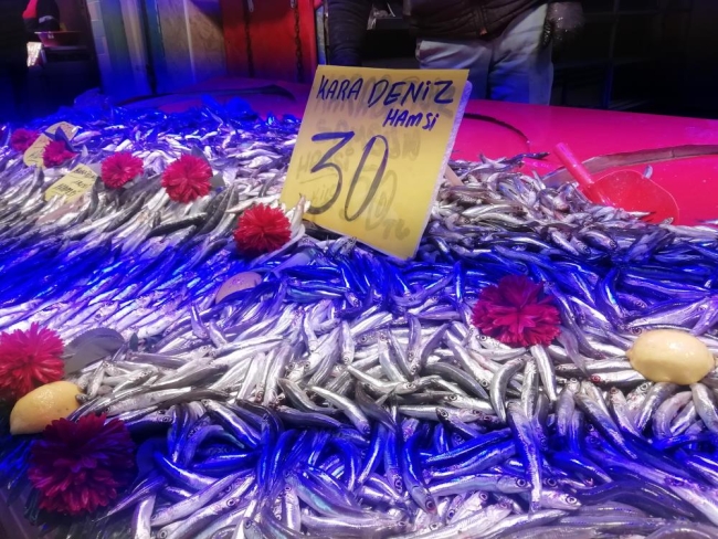 Hamside bolluk başladı: Fiyatlar düştü