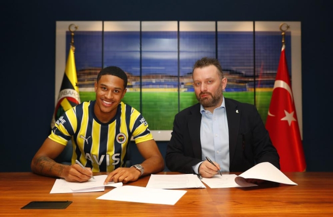 Fenerbahçe'de yeni transfer!