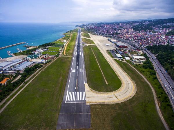 5 yıl önce yamaca saplanmıştı: Trabzon Havalimanı pistinde erozyon tehlikesi