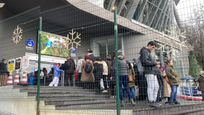 Uludağ, eksi 10 derece soğukluğa rağmen tatilcilerin akınına uğradı
