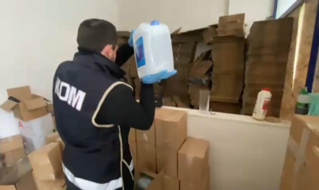 1 ton sahte alkolü dezenfektan görünümünde satacaklardı