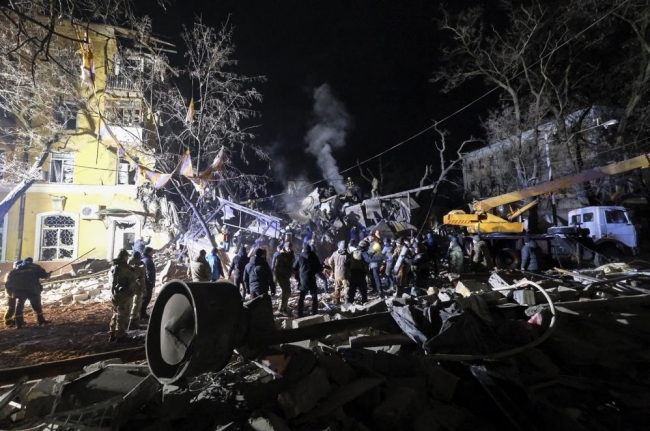 Rusya, Kramatorsk'ta apartmanı vurdu: Ölü ve yaralılar var