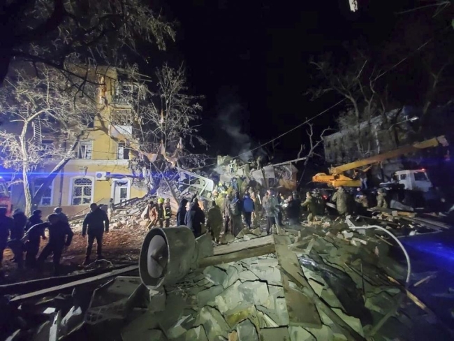 Rusya, Kramatorsk'ta apartmanı vurdu: Ölü ve yaralılar var