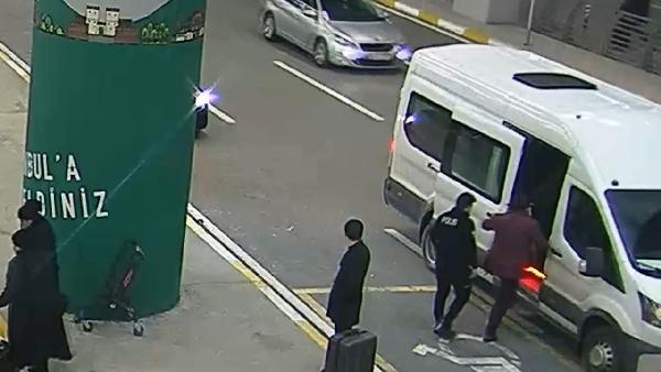 Modacı Barbaros Şansal gözaltına alındı