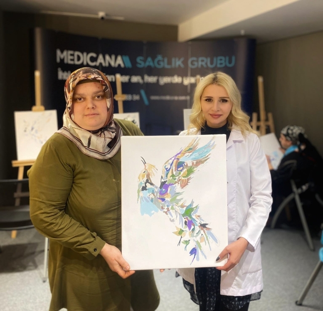 Kanser hastaları sanat ile hayata tutunuyor