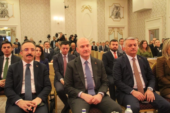 Bakan Soylu: "Pis ellerini Türkiye'nin üzerinden çek"