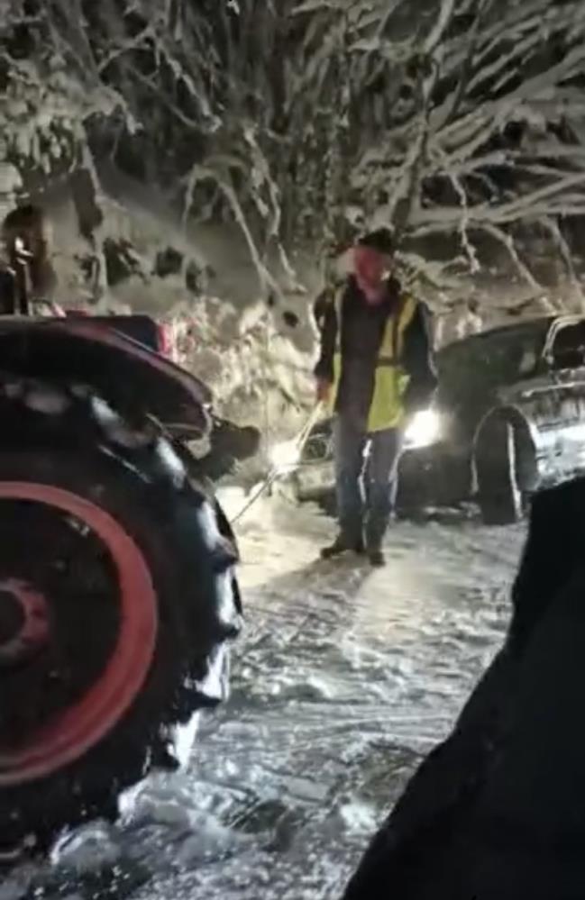 Bursa'da karda mahsur kaldılar
