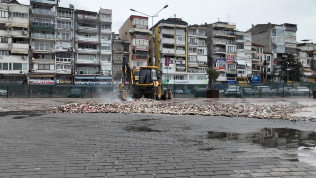 Büyükşehir'den Gemlik meydanına estetik dokunuş