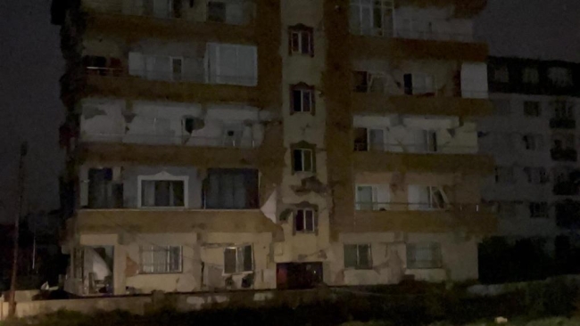 7.4'lük depremin ardından yürek yakan görüntüler