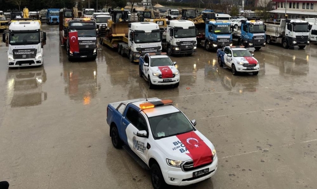 Bursa'dan deprem bölgesine takviyeler sürüyor