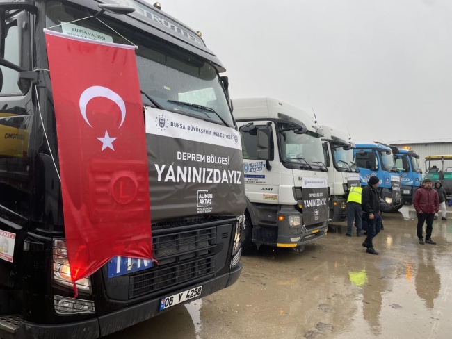 Bursa'dan deprem bölgesine takviyeler sürüyor