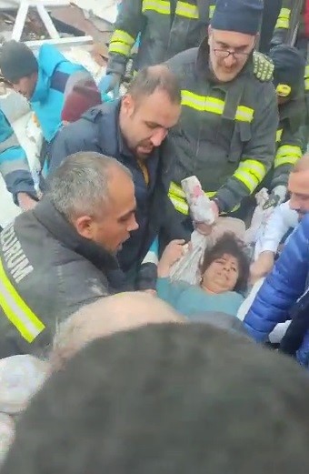 Yusuf bebek ve ailesi 36 saat sonra kurtarıldı