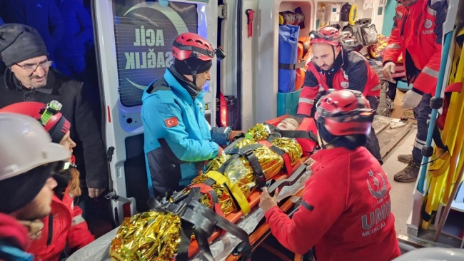 Adıyaman’dan müjdeli haber: Küçük Betül 47 saat sonra kurtarıldı
