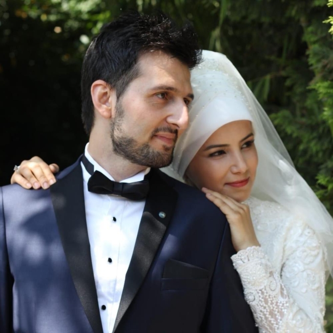 Enkaz altında can verdiler: Onlardan geriye mutluluk dolu fotoğrafları kaldı